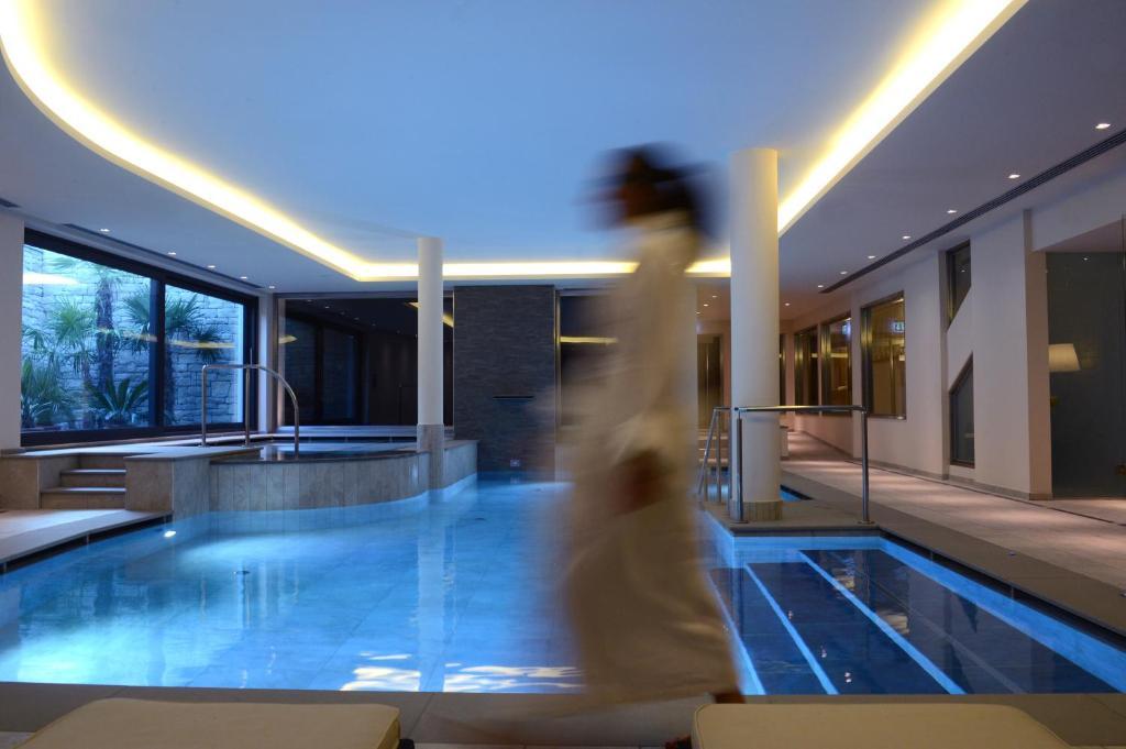 Hotel Ambassador Levico Terme Kültér fotó