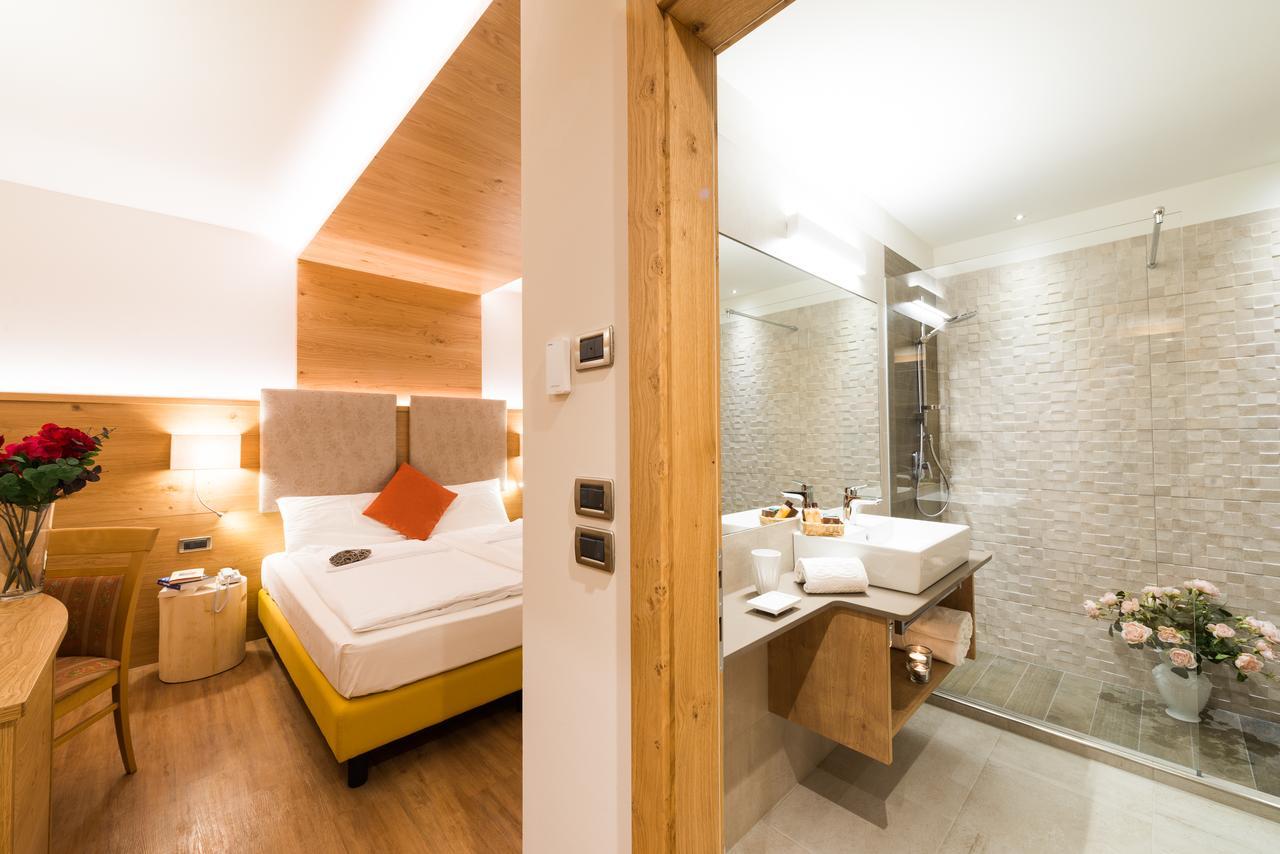 Hotel Ambassador Levico Terme Kültér fotó