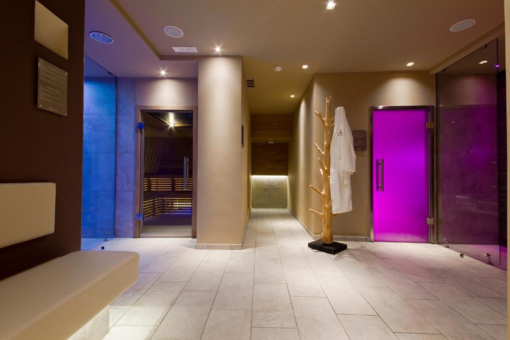 Hotel Ambassador Levico Terme Kültér fotó