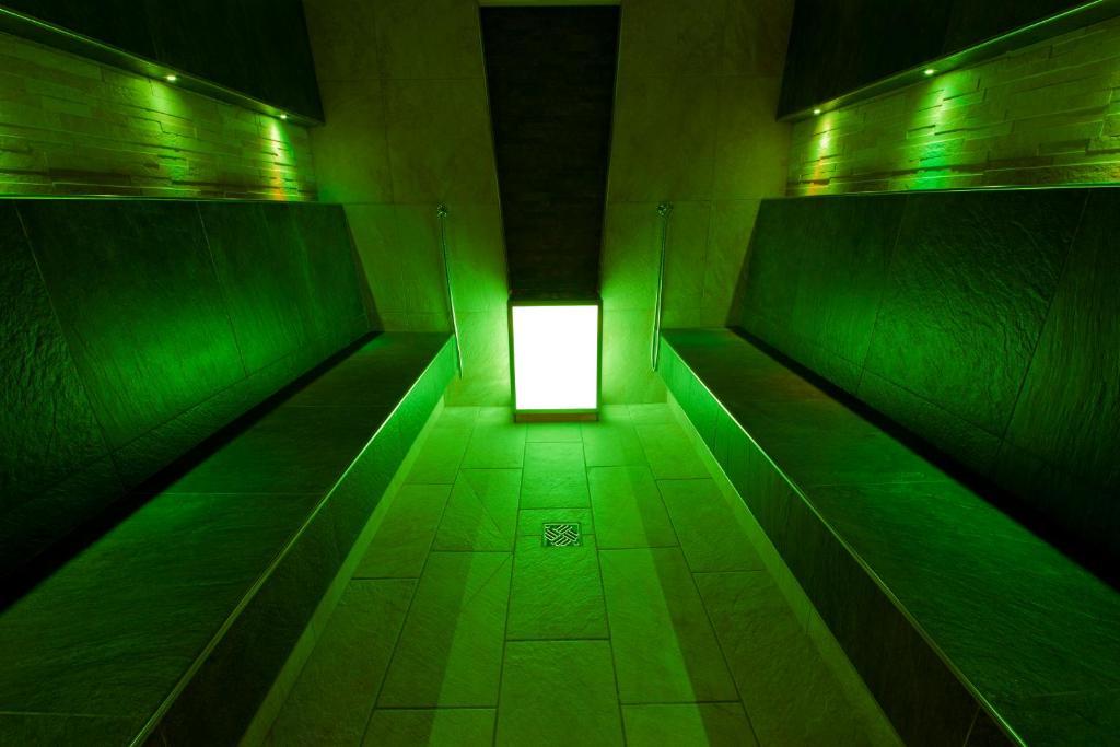Hotel Ambassador Levico Terme Kültér fotó