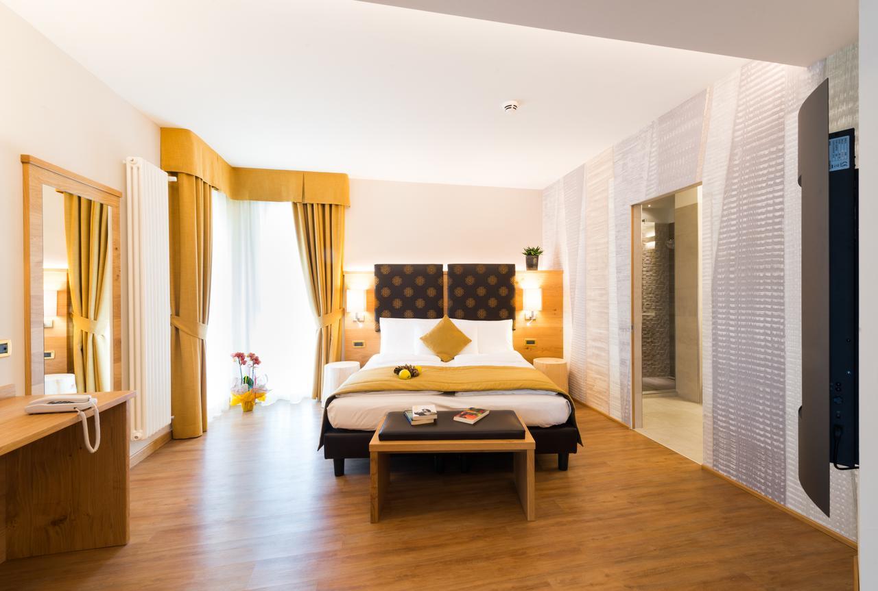 Hotel Ambassador Levico Terme Kültér fotó