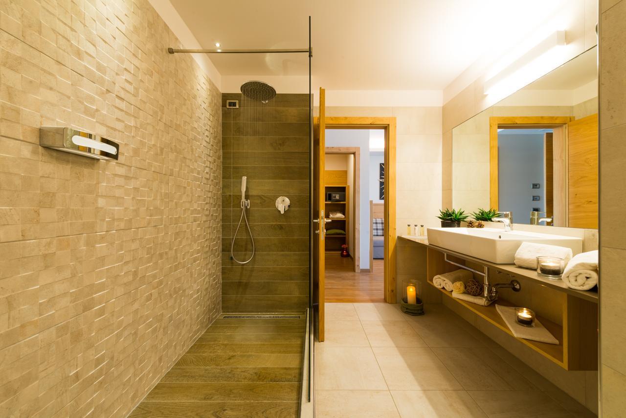 Hotel Ambassador Levico Terme Kültér fotó