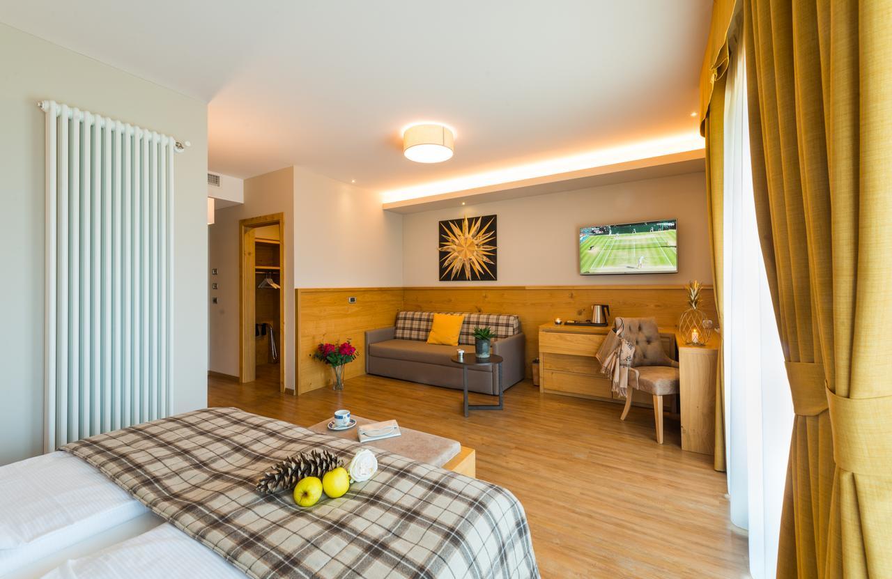 Hotel Ambassador Levico Terme Kültér fotó