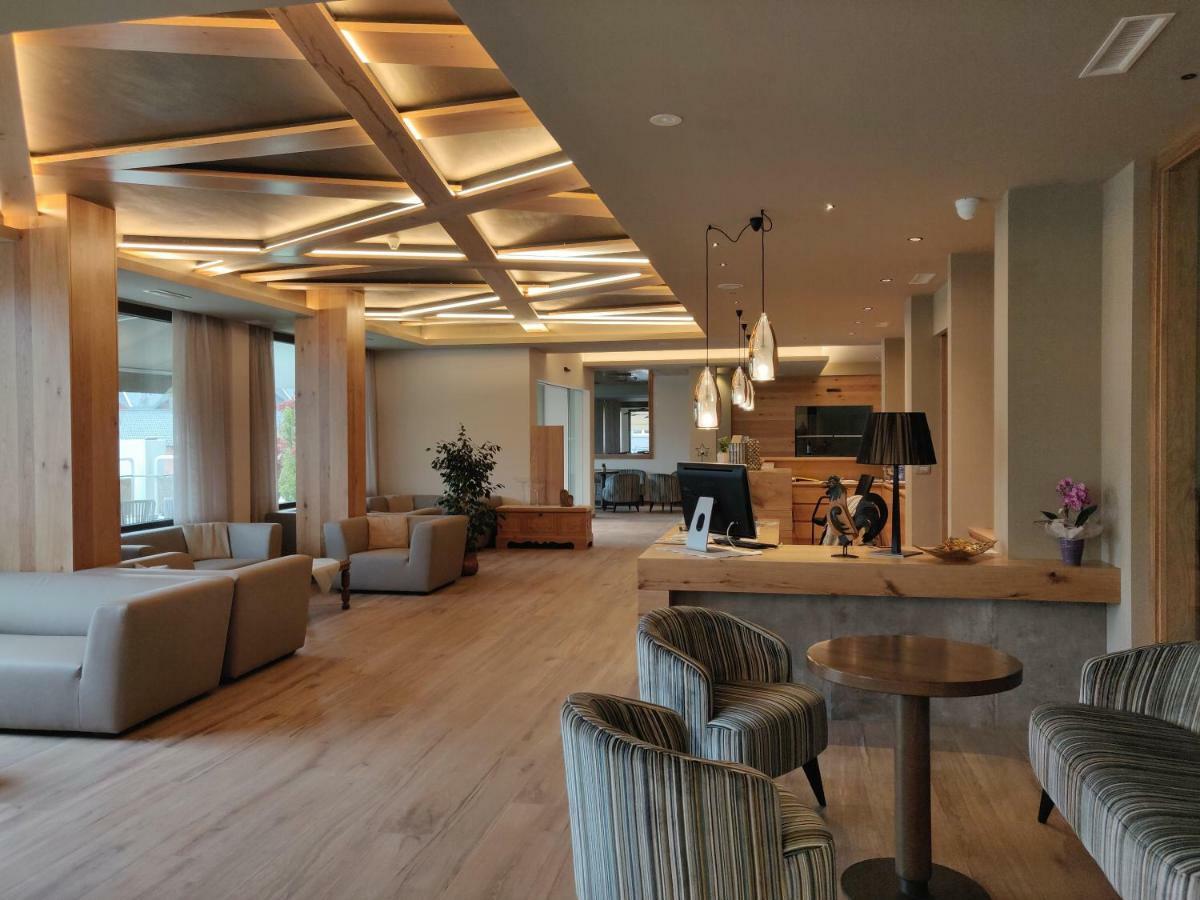 Hotel Ambassador Levico Terme Kültér fotó