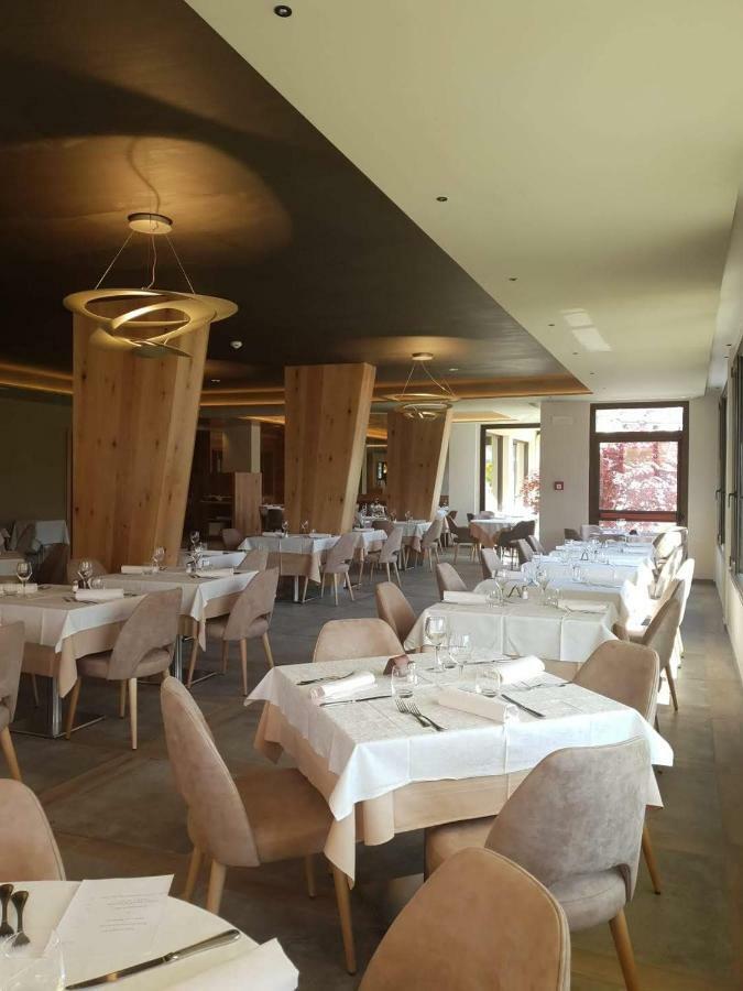 Hotel Ambassador Levico Terme Kültér fotó